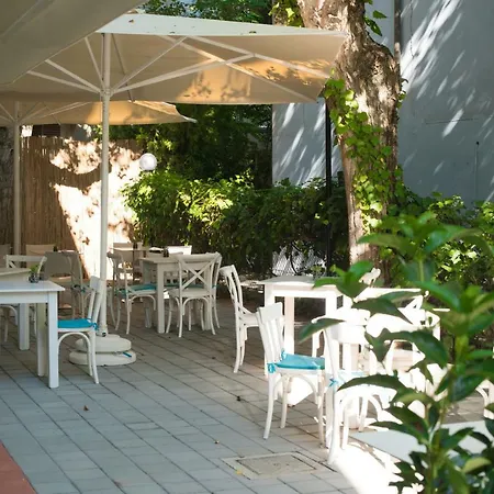 Vienna Hotel 3*